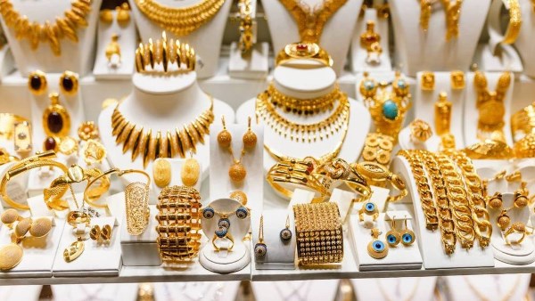 اكتشف السعر الجديد للذهب اليوم 31 يوليو 2025 – المفاجآت تأتي من الأسواق!