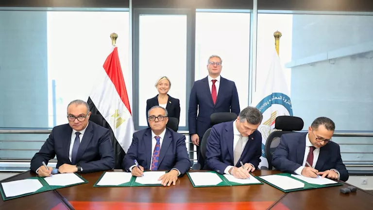 ابتكار جديد في مجال الطاقة: اتفاقية محفزة بين البترول و’إيني’ و’بي بي’ لتعزيز النشاطات التقنية!