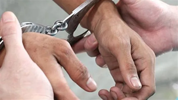 اعتقال تاجر أجهزة فك التشفير في الجيزة: كيف يكشف الحادث عن تحديات قوانين الملكية الفكرية في المجتمع المصري