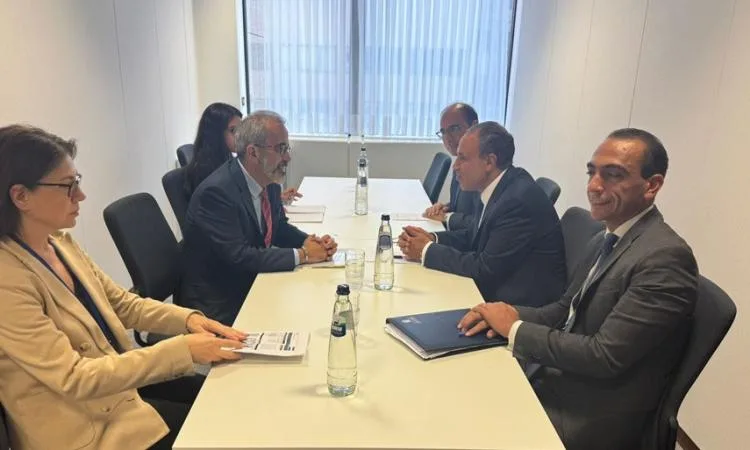 وزير الخارجية والهجرة يناقش مع نظيره البرتغالي تعزيز العلاقات الثنائية