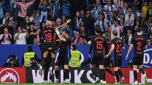 🔝 برشلونة يكتسح سيول بسباعية رائعة! استعدادات الموسم الجديد تثير حماس الجماهير! ⚽️✨