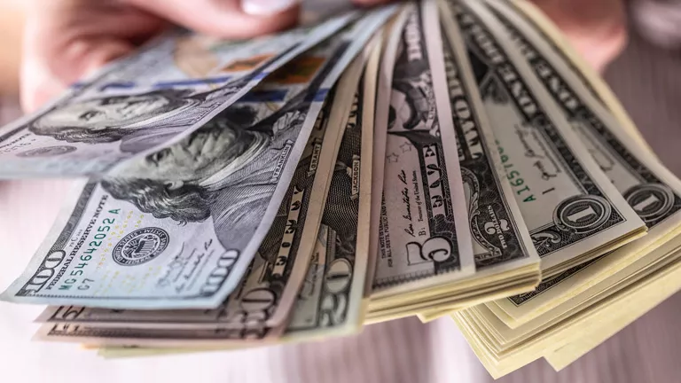 ارتفاع مفاجئ: الدولار يستعيد قوته أمام الجنيه في خُطى مثيرة خلال تعاملات الخميس!