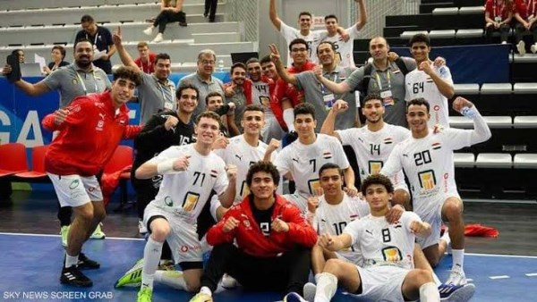 مدرب منتخب الناشئين لكرة اليد يكشف عن قائمة المونديال النهائية: كل الأنظار على الأسماء البارزة!