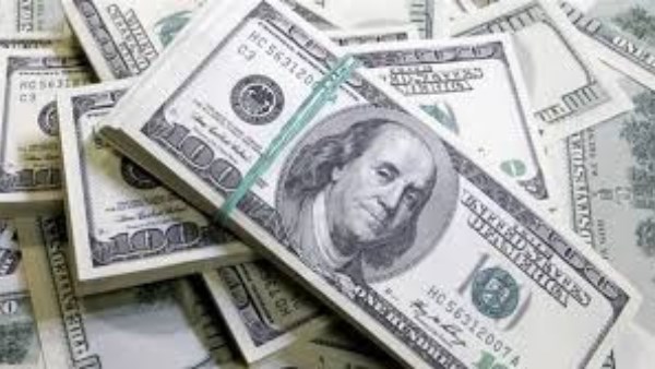 سعر الدولار اليوم 1-8-2025 يتراجع بشكل مفاجئ: اكتشف أدنى مستوى له!