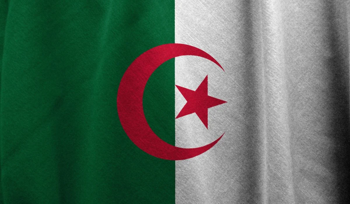 فرصة ذهبية: استكشاف منحة دعم النساء الماكثات في البيت بالجزائر