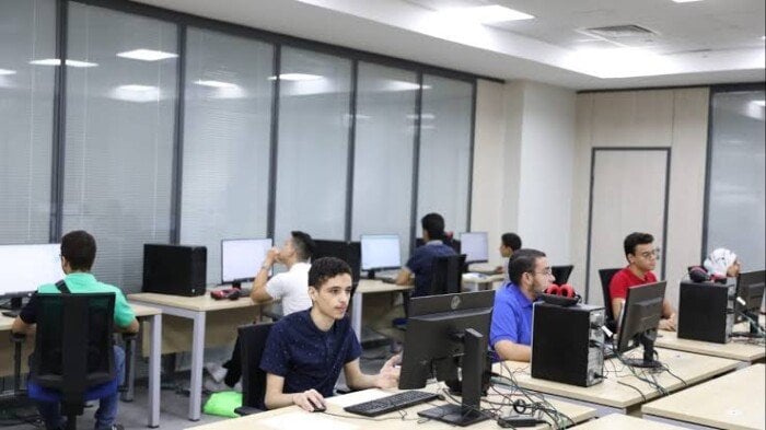 أبرز كليات المرحلة الثانية 2025: دليل شامل لعلمي علوم ورياضة وموعد التسجيل الذي لا يجب أن تفوته!