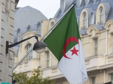 ماذا يخبئ المستقبل للمتقاعدين في الجزائر؟ اكتشف التغييرات المرتقبة في سن التقاعد لعام 2025 وتأثيراتها على حياتك!