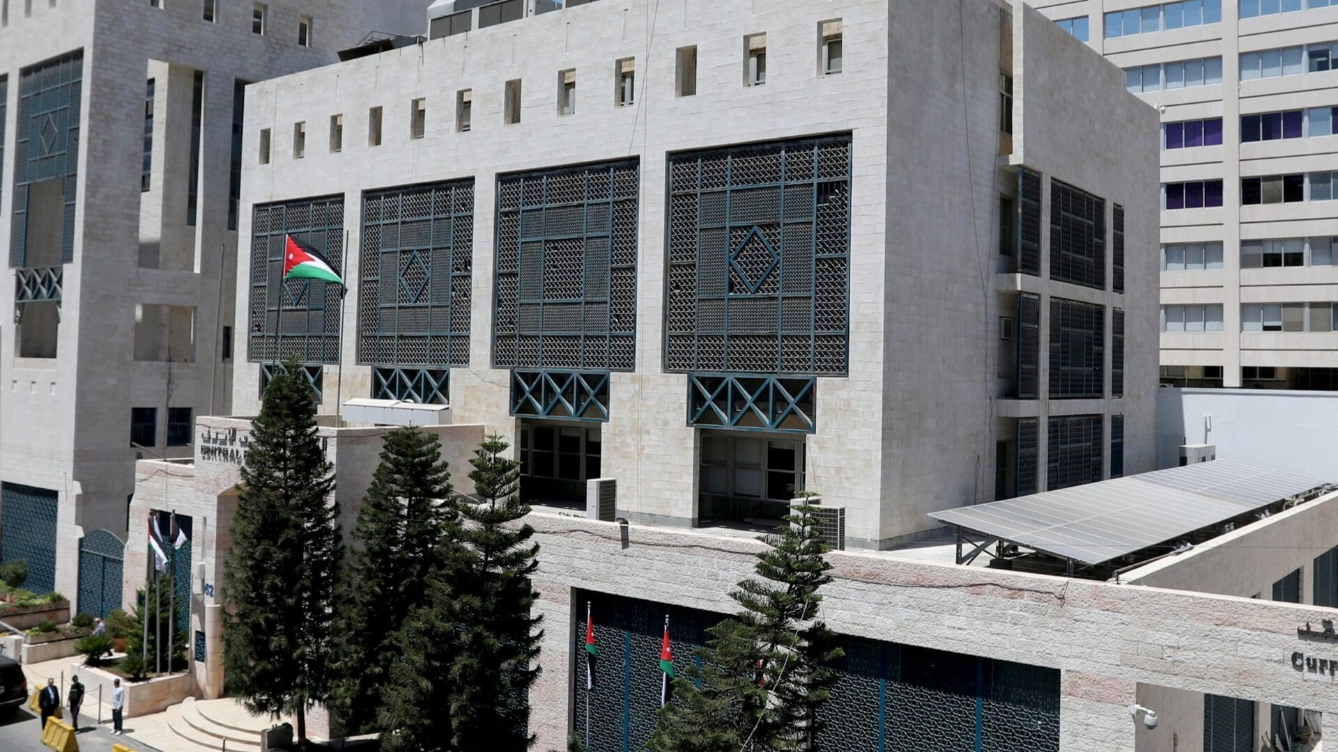 اكتشف كيف يمكنك الاستفادة من مرونة أقساط البنوك في الأردن: تفاصيل تأجيل الأقساط في أغسطس 2025