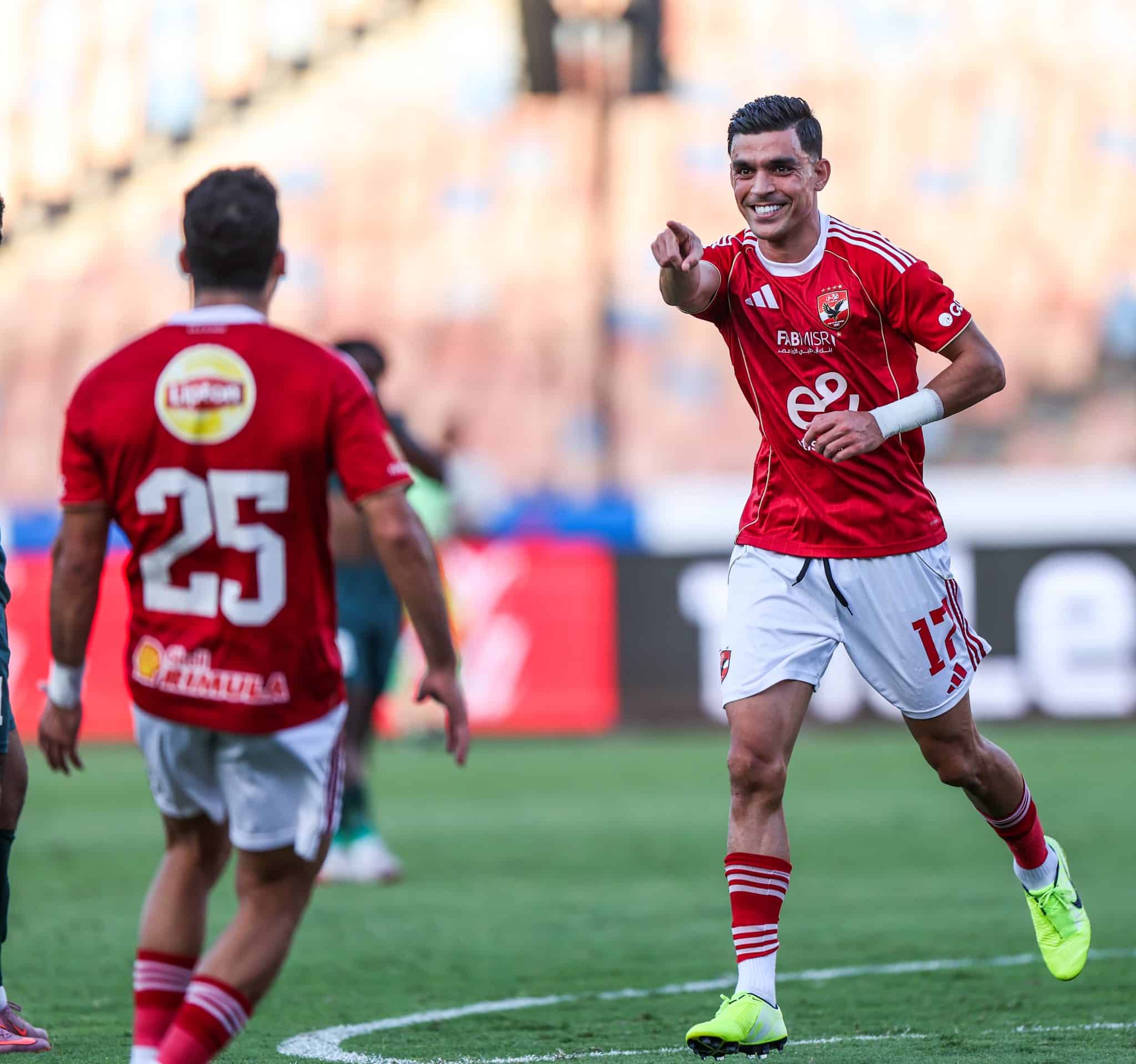 الأهلي يتفوق على الاتحاد السكندري في الشوط الأول بدعم تألق زيزو وبن شرقي