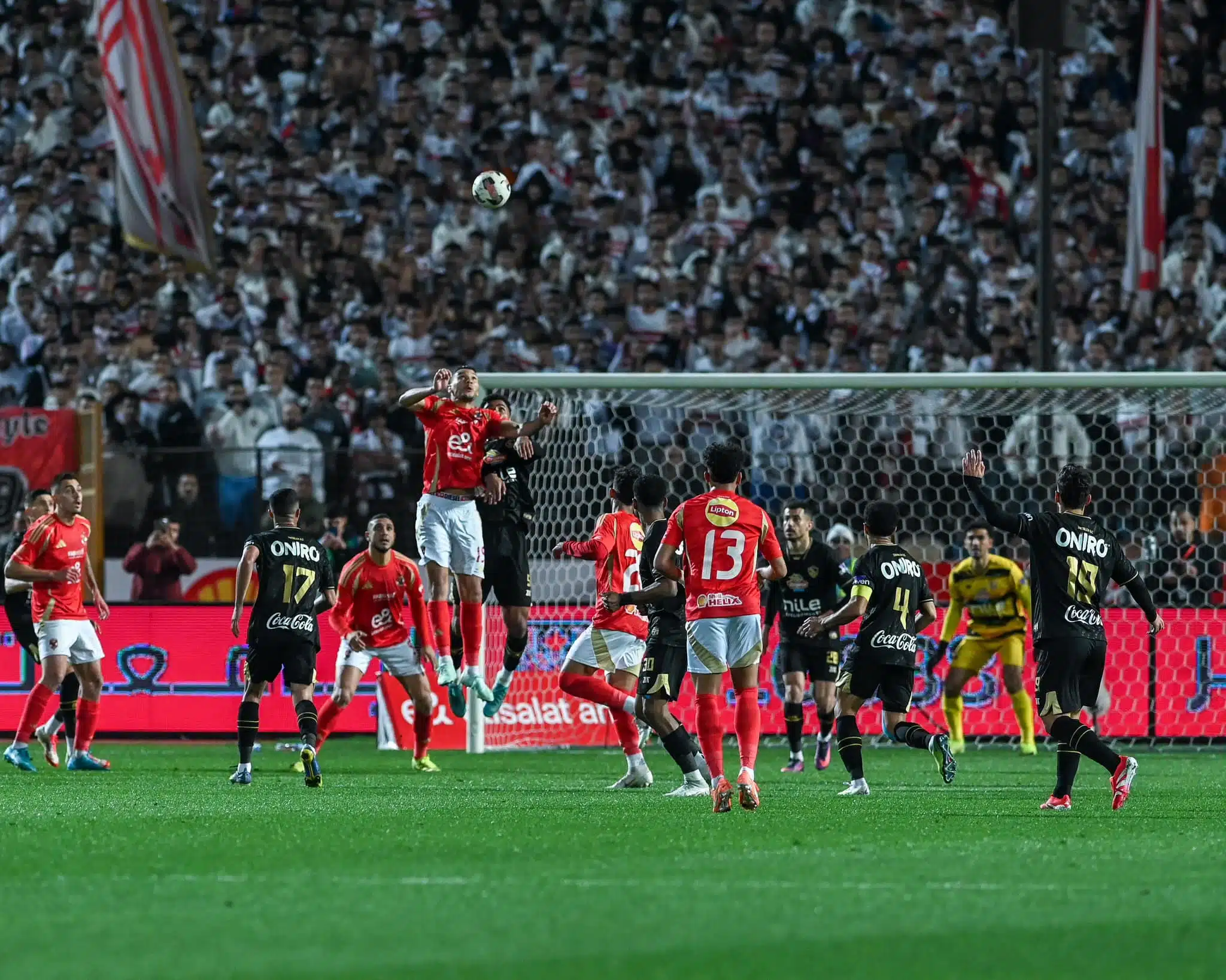 صفقة مدوية تنتقل من الزمالك إلى الأهلي بعد زيزو: تفاصيل جديدة تثير الجدل!