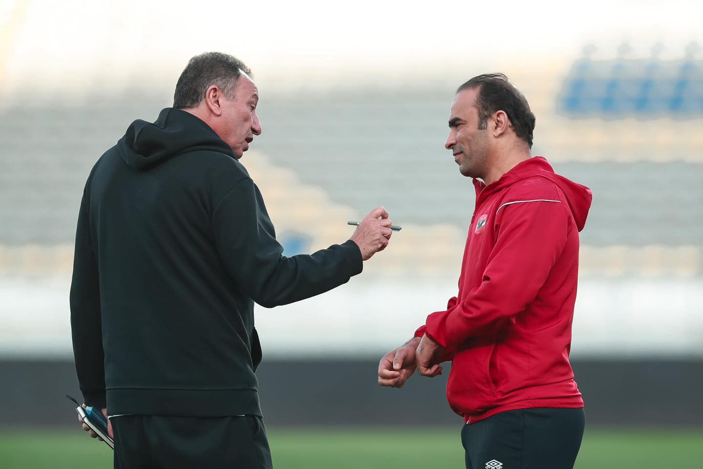 نجم الأهلي ينتقل للدوري الإماراتي: عبد الحفيظ يتولى زمام مصير الثلاثي