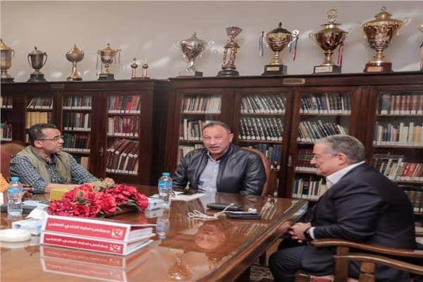 ياسين منصور يكشف أسرار جلسته مع الخطيب وخططه الاستراتيجية في الأهلي