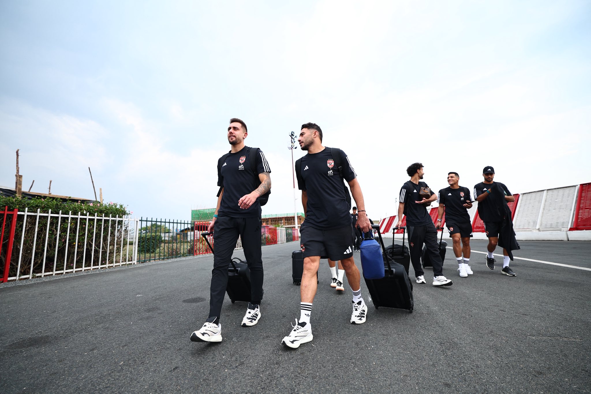 توقيع جناح الأهلي مع الزمالك: 4 لقطات مثيرة تكشف التفاصيل